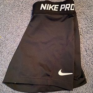 black nike pro